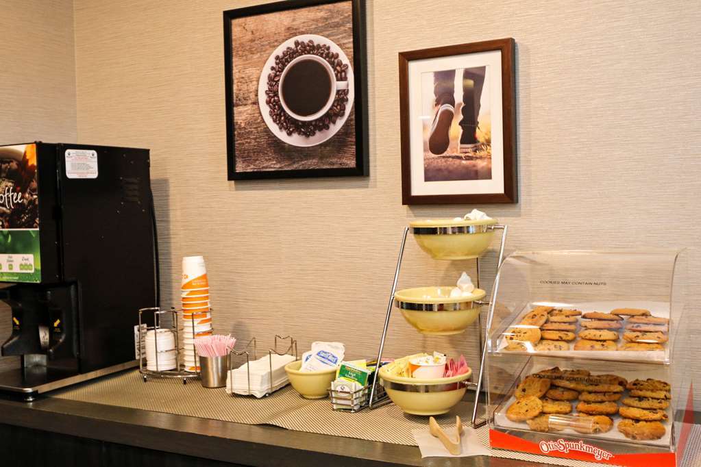 Quality Inn Harrisonburg I-81 Interior photo